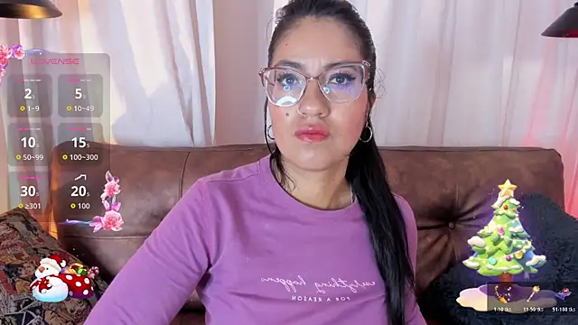 Snapshot of charlhot_ chatting on December 2, 2025, 1:24 pm charlhot online show from December 2, 2025, 1:24 pm