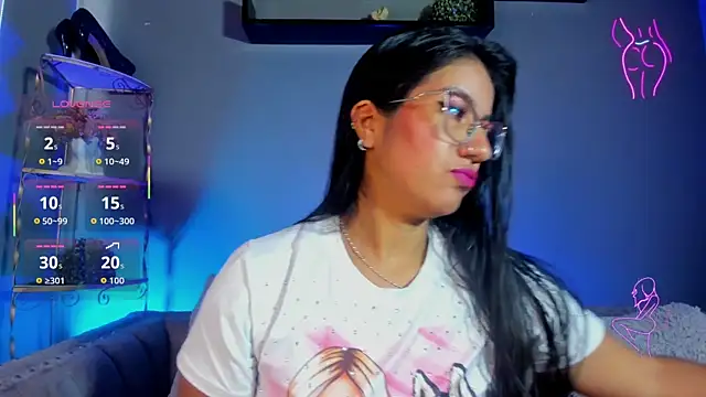 Snapshot of charlhot_ chatting on November 14, 2025, 12:31 pm charlhot online show from November 14, 2025, 12:31 pm