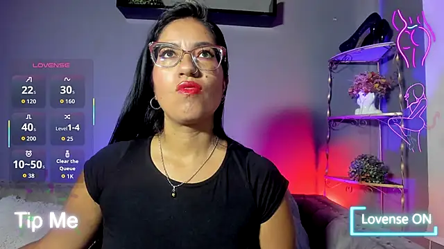 Snapshot of charlhot_ chatting on November 13, 2025, 12:31 pm charlhot online show from November 13, 2025, 12:31 pm