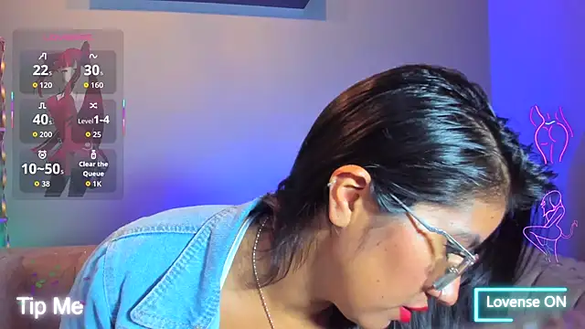 Snapshot of charlhot_ chatting on November 5, 2025, 12:30 pm charlhot online show from November 5, 2025, 12:30 pm