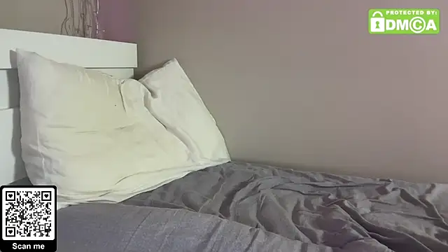 twinkbuldge online show from April 3, 2026, 6:03 pm