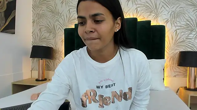 Snapshot of HannahPreston chatting on October 22, 2025, 7:13 pm HannahPreston online show from October 22, 2025, 7:13 pm