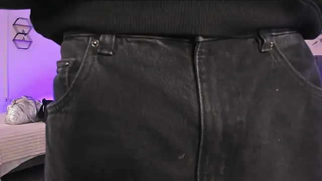 JustinCastiblanco online show from November 13, 2025, 11:25 am