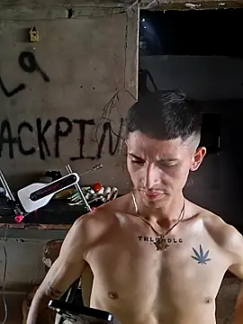 Snapshot of Luciferinthestreet chatting on November 12, 2025, 8:34 pm Luciferinthestreet online show from November 12, 2025, 8:34 pm