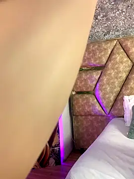 Snapshot of SsexCouplee chatting on October 31, 2025, 12:35 pm SsexCouplee online show from October 31, 2025, 12:35 pm