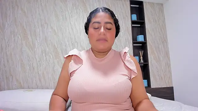violeta dovnik online show from October 21, 2025, 7:24 pm