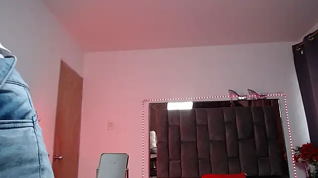 Salmma Milf online show from June 10, 2026, 11:44 am