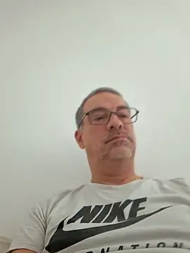 Snapshot of Mikadu95 chatting on October 19, 2025, 10:07 am Mikadu95 online show from October 19, 2025, 10:07 am