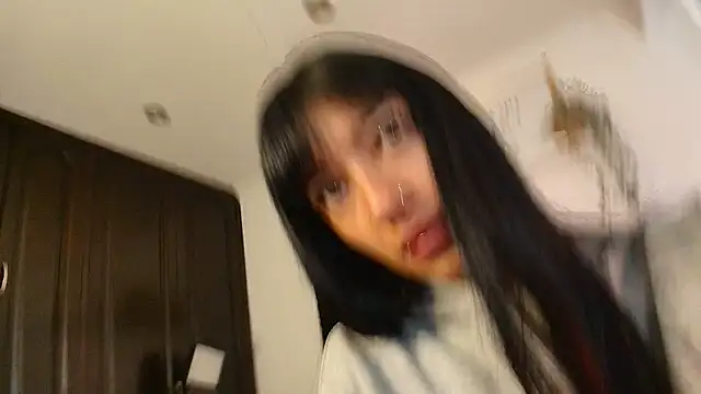 Snapshot of _TiniWild chatting on November 19, 2025, 12:49 pm TiniWild online show from November 19, 2025, 12:49 pm