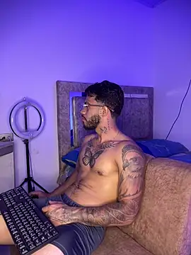 Snapshot of Kylian_Alessandro chatting on February 19, 2026, 4:09 am Kylian Alessandro online show from February 19, 2026, 4:09 am