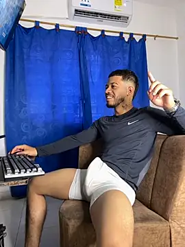 Snapshot of Kylian_Alessandro chatting on November 10, 2025, 4:23 pm Kylian Alessandro online show from November 10, 2025, 4:23 pm