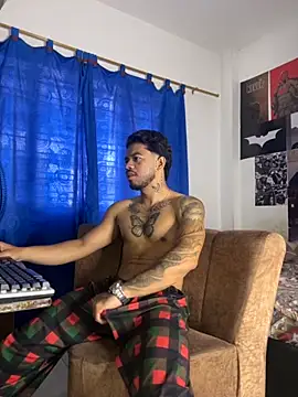 Snapshot of Kylian_Alessandro chatting on October 21, 2025, 12:04 pm Kylian Alessandro online show from October 21, 2025, 12:04 pm