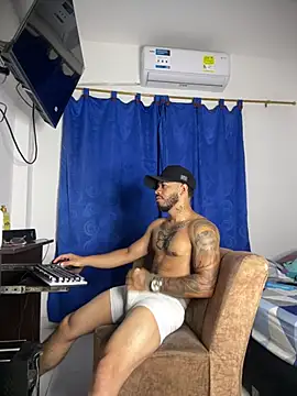 Snapshot of Kylian_Alessandro chatting on February 18, 2026, 11:06 am Kylian Alessandro online show from February 18, 2026, 11:06 am