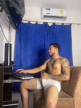 Snapshot of Kylian_Alessandro chatting on December 20, 2025, 6:27 am Kylian Alessandro online show from December 20, 2025, 6:27 am