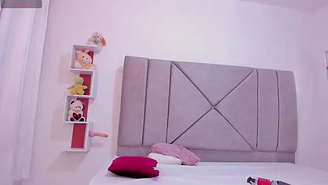 Miaa Star1 online show from November 3, 2025, 1:04 pm