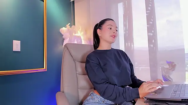 Snapshot of Rashel_Frost_ chatting on May 25, 2026, 9:46 pm Rashel Frost online show from May 25, 2026, 9:46 pm