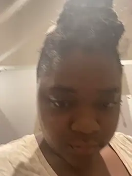 Snapshot of Desireexoxo chatting on October 25, 2025, 4:44 am Desireexoxo online show from October 25, 2025, 4:44 am