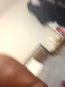 Snapshot of Desireexoxo chatting on October 17, 2025, 3:47 pm Desireexoxo online show from October 17, 2025, 3:47 pm