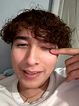 Snapshot of FresitAlexit0 chatting on November 10, 2025, 7:13 am FresitAlexit0 online show from November 10, 2025, 7:13 am