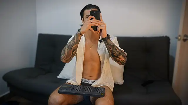 Dominick walker online show from October 16, 2025, 8:28 pm