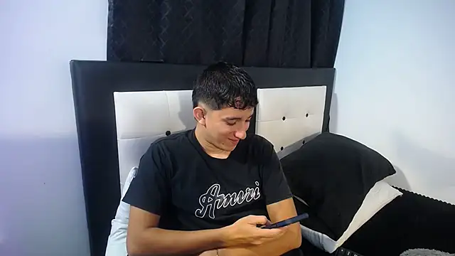 Snapshot of Dravith_Valery chatting on February 19, 2026, 5:37 am Dravith Valery online show from February 19, 2026, 5:37 am