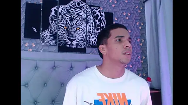 Snapshot of Natan_Latino chatting on October 15, 2025, 2:54 am Natan Latino online show from October 15, 2025, 2:54 am