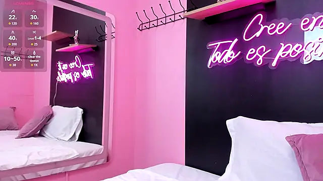 Snapshot of JuliethCruz_ chatting on December 5, 2025, 5:44 pm JuliethCruz online show from December 5, 2025, 5:44 pm