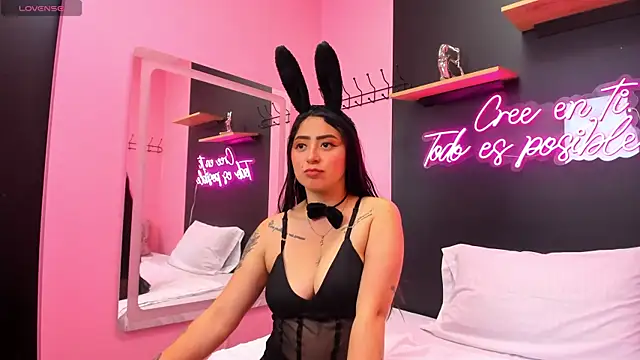 Snapshot of JuliethCruz_ chatting on October 31, 2025, 5:09 pm JuliethCruz online show from October 31, 2025, 5:09 pm