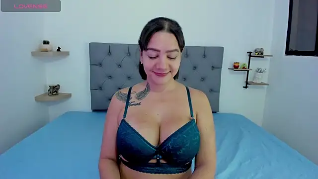 Saraarouusee online show from February 11, 2026, 2:39 pm