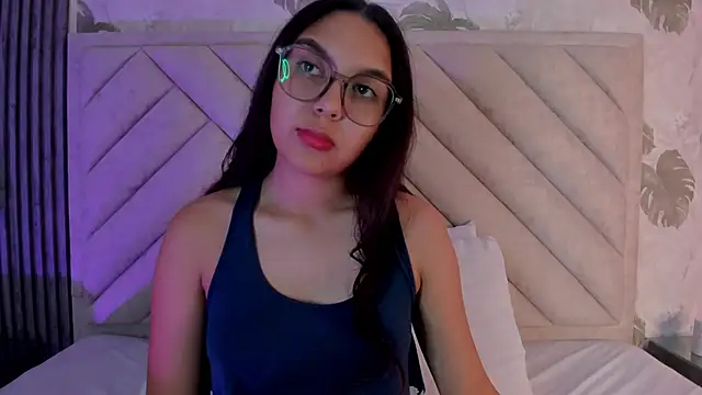 Snapshot of Lexy-Sweet1 chatting on November 5, 2025, 4:15 am Lexy-Sweet1 online show from November 5, 2025, 4:15 am