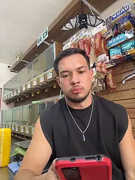 Snapshot of Leonardmoppet chatting on October 22, 2025, 6:07 pm Leonardmoppet online show from October 22, 2025, 6:07 pm