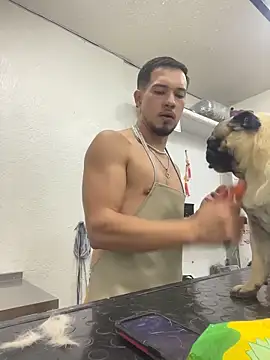 Snapshot of Leonardmoppet chatting on October 27, 2025, 9:05 pm Leonardmoppet online show from October 27, 2025, 9:05 pm