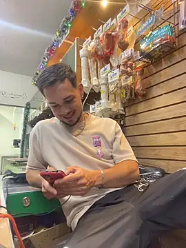 Snapshot of Leonardmoppet chatting on November 28, 2025, 10:32 pm Leonardmoppet online show from November 28, 2025, 10:32 pm