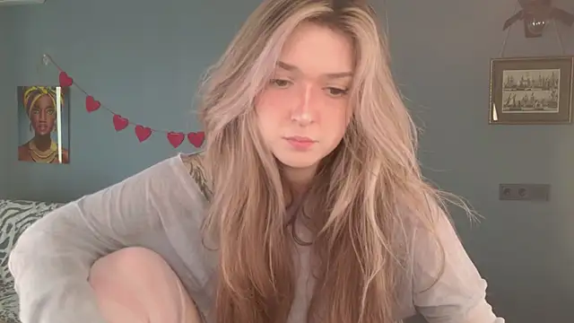 Snapshot of BellaSink chatting on March 31, 2026, 5:31 am BellaSink online show from March 31, 2026, 5:31 am