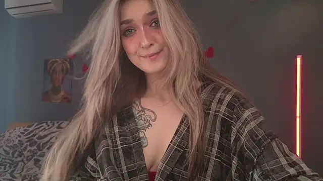 Snapshot of BellaSink chatting on April 16, 2026, 8:59 am BellaSink online show from April 16, 2026, 8:59 am