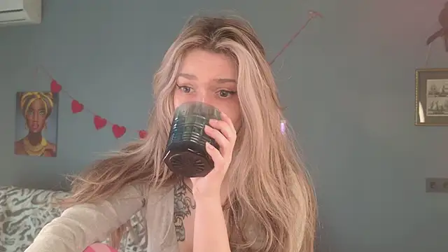 Snapshot of BellaSink chatting on March 28, 2026, 5:41 am BellaSink online show from March 28, 2026, 5:41 am