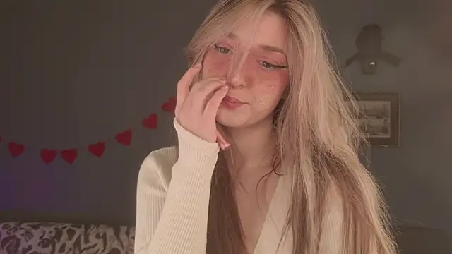 Snapshot of BellaSink chatting on April 8, 2026, 5:31 am BellaSink online show from April 8, 2026, 5:31 am