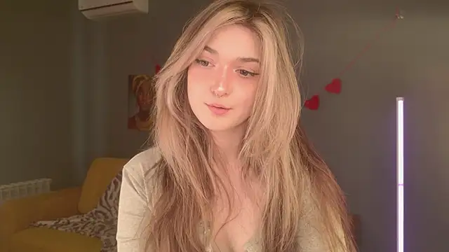 Snapshot of BellaSink chatting on March 17, 2026, 5:43 am BellaSink online show from March 17, 2026, 5:43 am