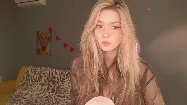 Snapshot of BellaSink chatting on March 19, 2026, 5:29 am BellaSink online show from March 19, 2026, 5:29 am