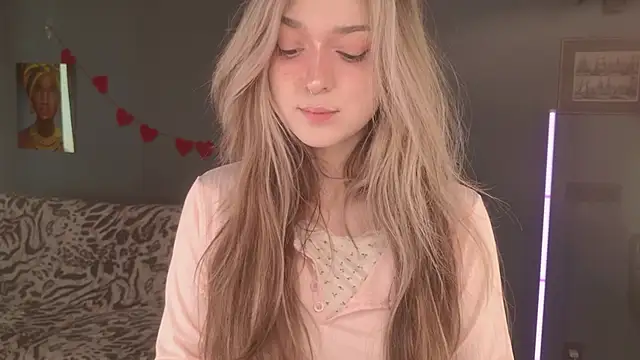 Snapshot of BellaSink chatting on March 24, 2026, 5:40 am BellaSink online show from March 24, 2026, 5:40 am