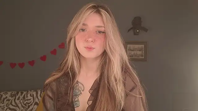 Snapshot of BellaSink chatting on April 9, 2026, 6:19 am BellaSink online show from April 9, 2026, 6:19 am