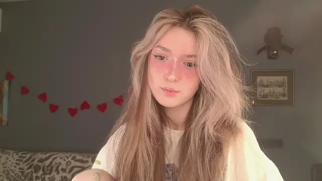 Snapshot of BellaSink chatting on April 1, 2026, 5:31 am BellaSink online show from April 1, 2026, 5:31 am