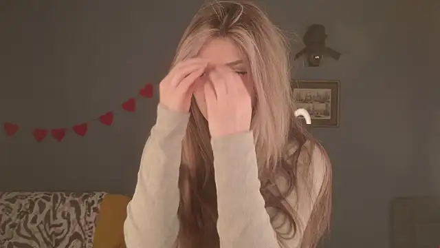 Snapshot of BellaSink chatting on April 10, 2026, 5:36 am BellaSink online show from April 10, 2026, 5:36 am