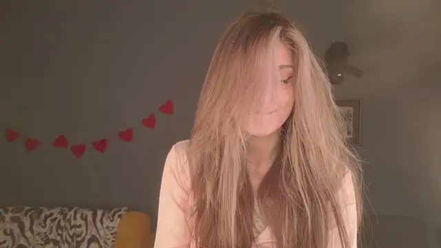 Snapshot of BellaSink chatting on April 11, 2026, 5:37 am BellaSink online show from April 11, 2026, 5:37 am