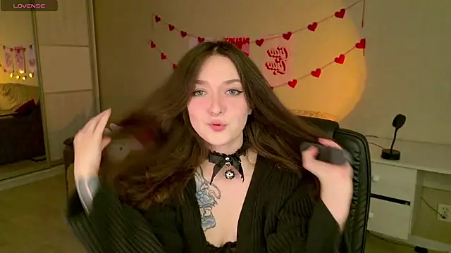 BellaSink online show from November 22, 2025, 5:39 am