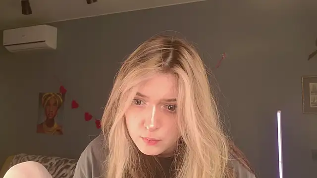 Snapshot of BellaSink chatting on March 20, 2026, 5:41 am BellaSink online show from March 20, 2026, 5:41 am