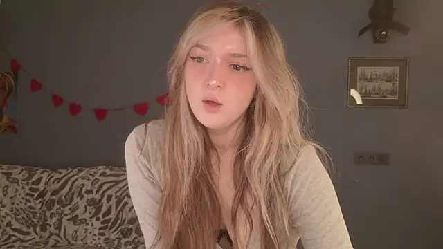 Snapshot of BellaSink chatting on April 2, 2026, 5:36 am BellaSink online show from April 2, 2026, 5:36 am