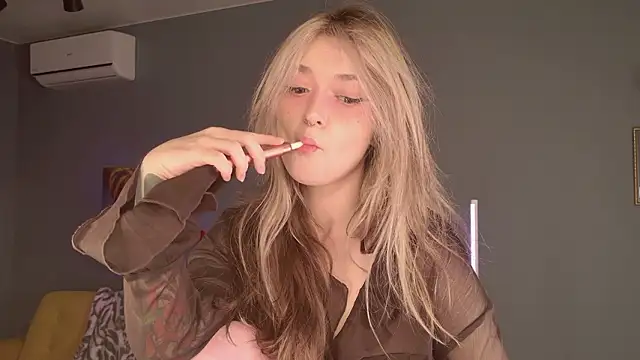 Snapshot of BellaSink chatting on March 3, 2026, 5:36 am BellaSink online show from March 3, 2026, 5:36 am