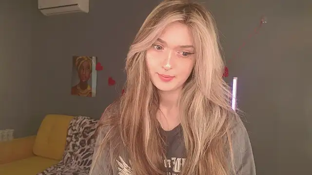 Snapshot of BellaSink chatting on March 13, 2026, 5:34 am BellaSink online show from March 13, 2026, 5:34 am