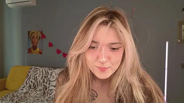 Snapshot of BellaSink chatting on March 12, 2026, 5:34 am BellaSink online show from March 12, 2026, 5:34 am